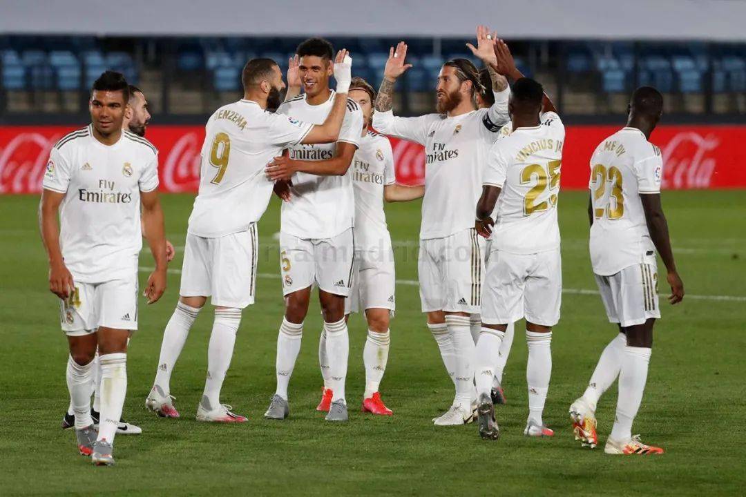 莱默尔：送出2个点球让比赛变复杂，能利用定位球让我们满意