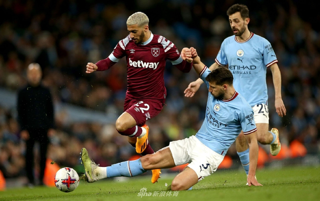 记者：埃切韦里想去罗马而非赫罗纳，他已向身边人重申这一点